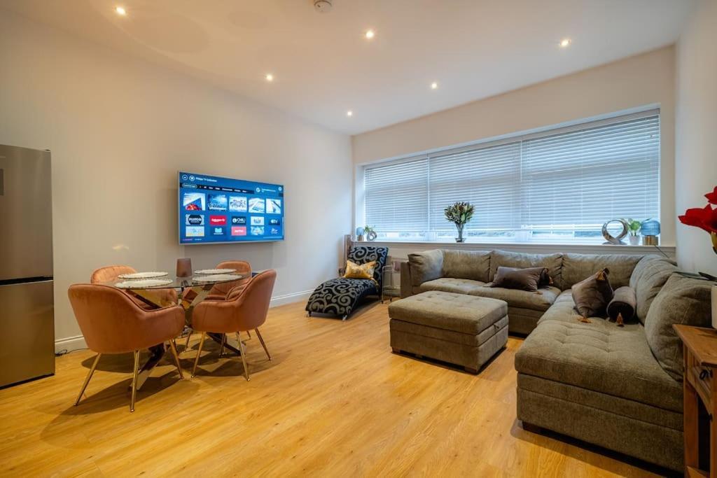 2 Bed 2 Bath Spacious Apartment In Central Aberdeen Eksteriør bilde